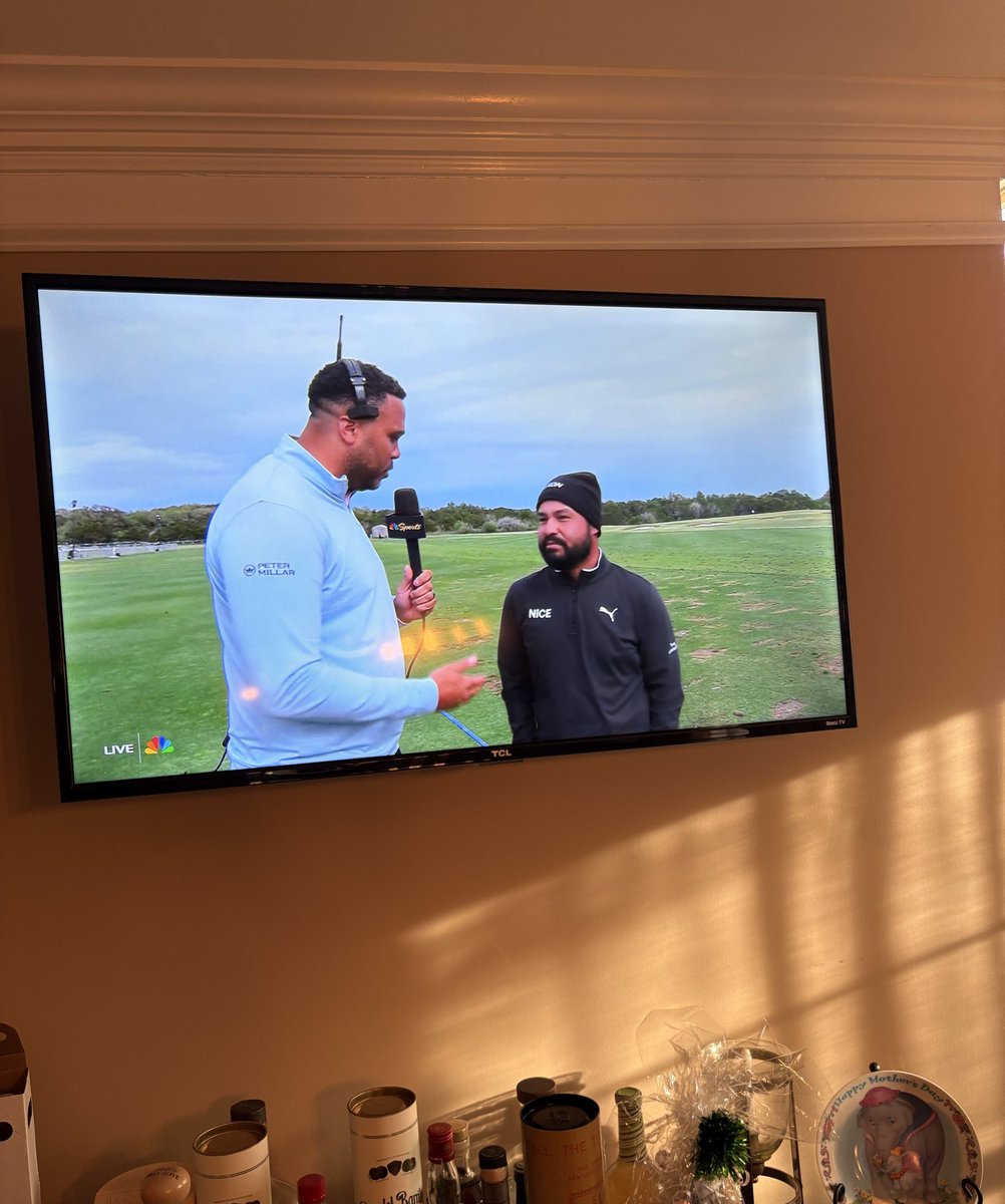 ThereGoesDavis_'s tweet photo. Won the Texas Open just to get brutally frame mogged https://t.co/c1JP7ZtdWo