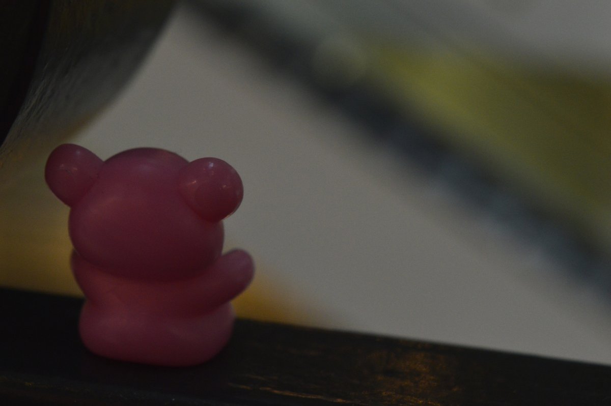AlexDrawing01's tweet photo. A Personal View

Sometimes, it’s nice to have a spot just for you. A spot where you can sit, and admire the view.

#toy #bear #pink #black #white #yellow #AdventuresOfFairTheBear #52frames_whatisit #dslr #dslrphotography #photography https://t.co/lVZEJcQ2Si