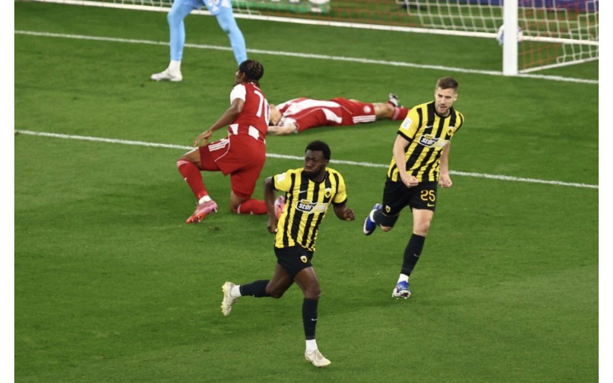 Giorgakis💣 tweet media