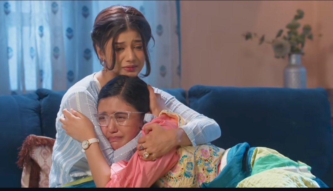 Vijitha33444400's tweet photo. Relationships break easily, but it is rare and difficult for them to emerge stronger through the fire of truth. The bond between Abhira and Mukti is not just a story; it is the ultimate victory of love! 💖🔥❤️

#samridhiishukla #yrkkh #AbhiraSharma https://t.co/9ZkazsYWbC