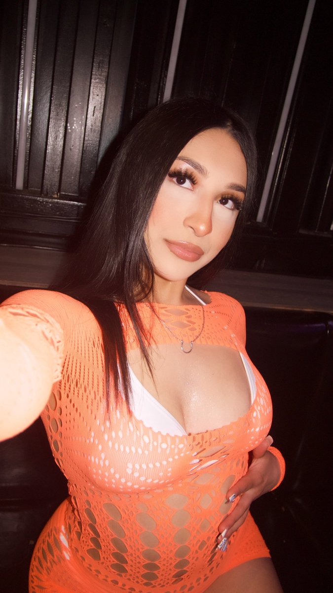 Lonevlex's tweet image. #Houston #Htx #Bottlegirl