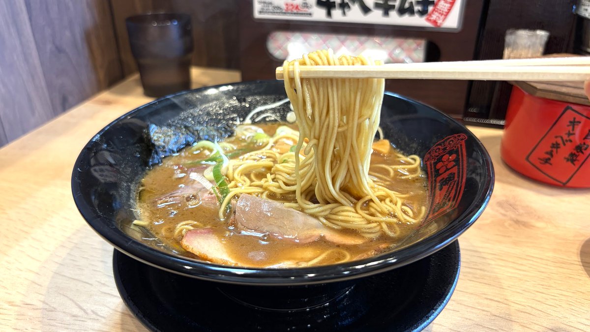 nannan_toyama's tweet photo. 金沢屈指の濃厚豚骨が富山に上陸しました！平日は替玉無料＆小杉店限定メニューも
https://t.co/ci9vHPq4Xu https://t.co/Txy0PYyEeO