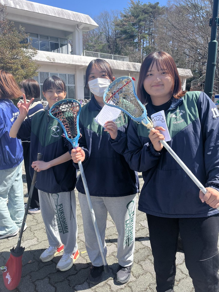 fu_lax's tweet photo. みなさんこんにちは♪福島大学女子ラクロス部です💓

入学おめでとうございます㊗️

女子ラクロス部では、たくさんの新歓イベントを行っているのでぜひ来てください
チラシもぜひもらってください😌

#福島大学
#春から福島大学
#春から福大
#ラクロス
#入学式 https://t.co/Iu3pMpqaqq