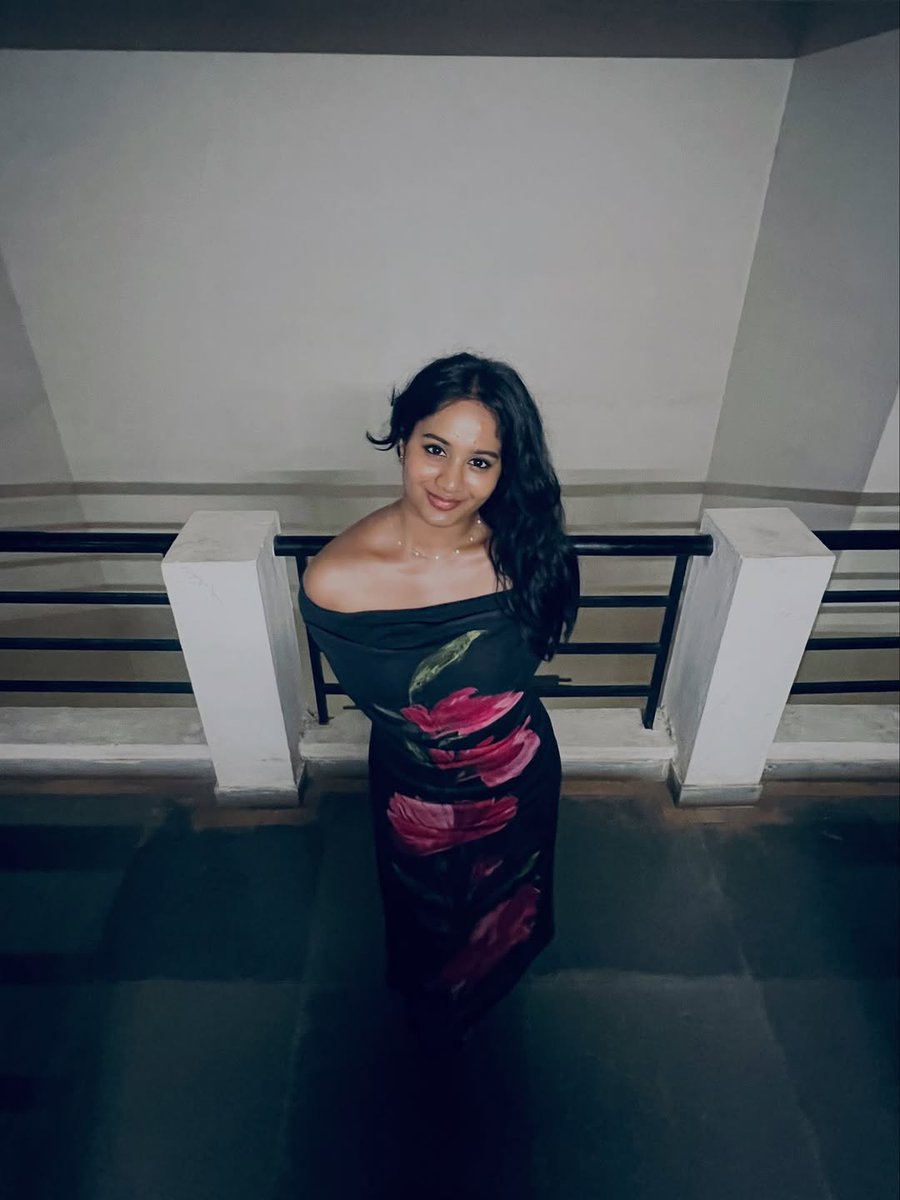 DreamerT96's tweet photo. #Brigda
Dusky katta kikku ethura 🥰😘 https://t.co/Y70fsEJCV5