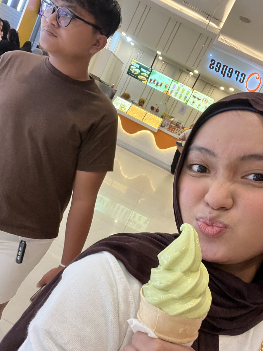 adelia ha tweet media