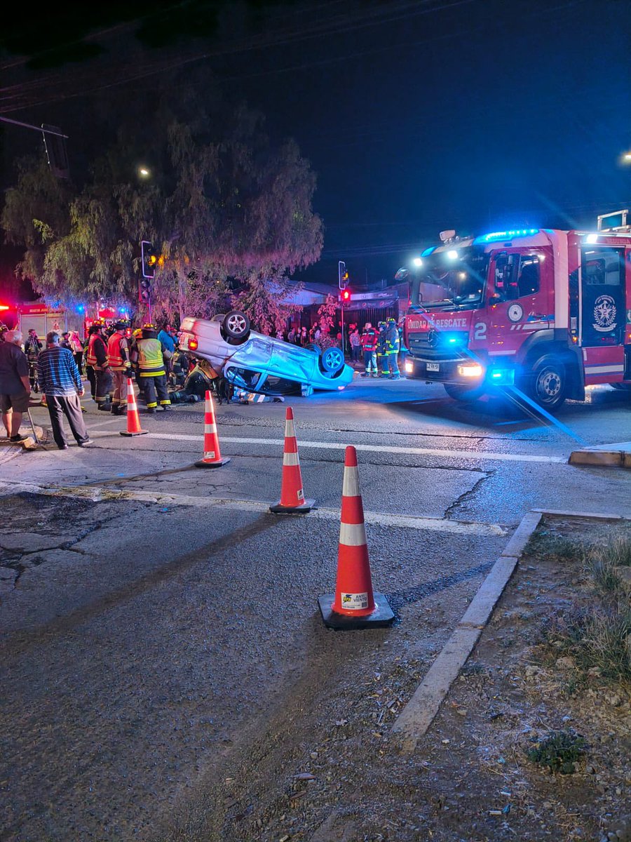 La Ro Gata Bajo La Lluvia 🐈🌧🎤 tweet media