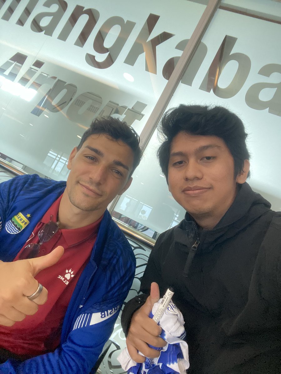 jiarrobten's tweet photo. starstruck coyyy 🇮🇹 https://t.co/oI2D3ICBOB