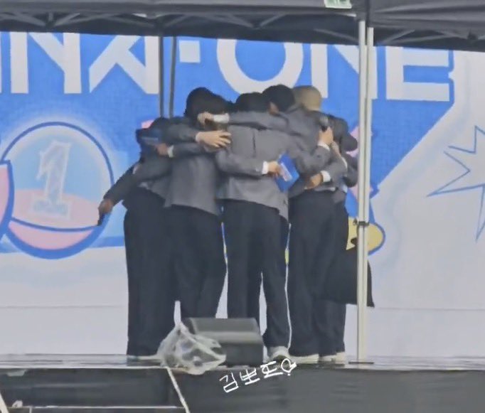 4 e v e r 떵웅 tweet media