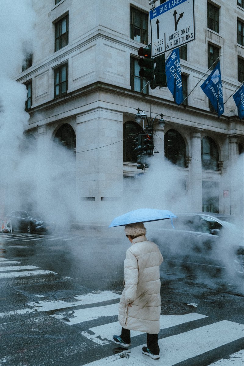 Jexy84's tweet photo. Rainy Sunday in NY. https://t.co/Ii4S89iEBA