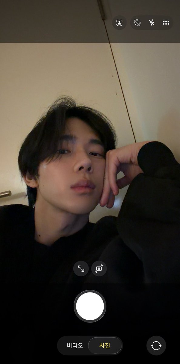 lun8_id's tweet photo. @LUN8_members [#Chael]
Detik Terakhir White Day🍭

#루네이트 #LUN8 #카엘 #LUN8_ID 
https://t.co/TbCRCp9ylV https://t.co/6jKxa1wyQZ