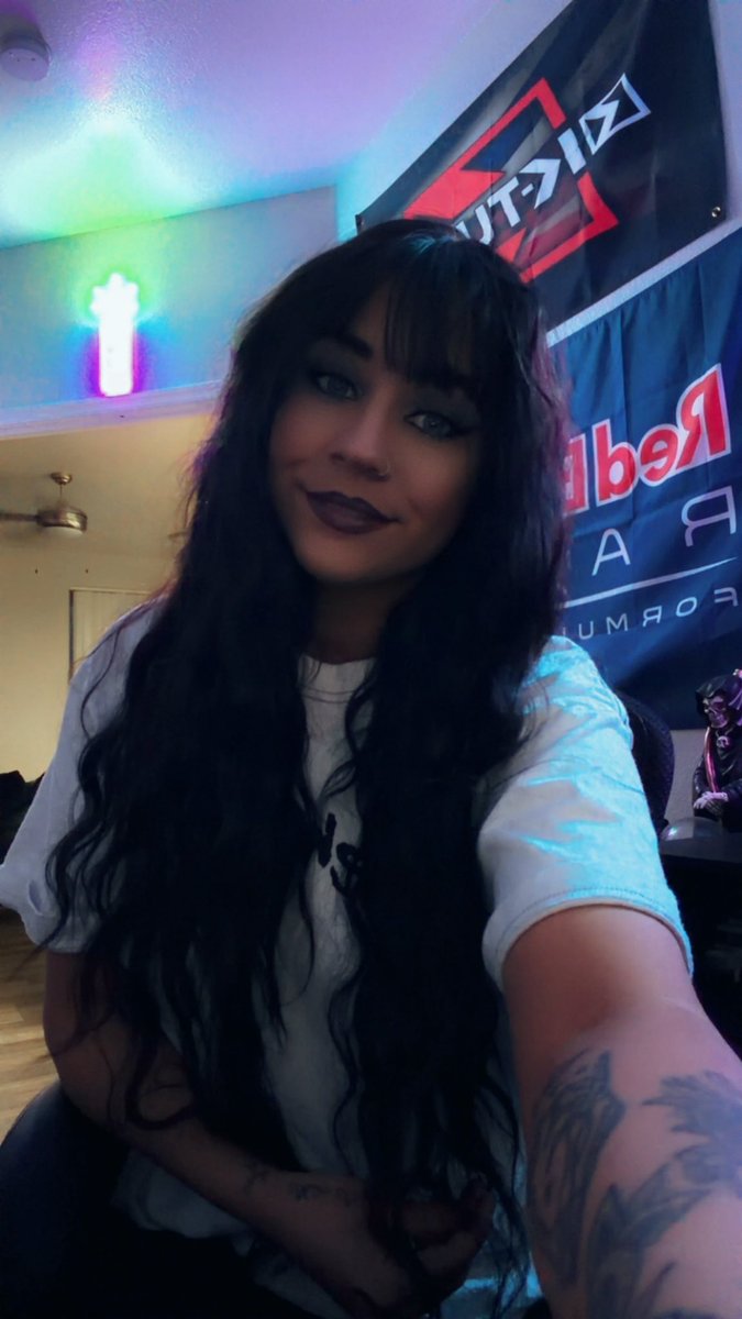 ashleyraee tweet media