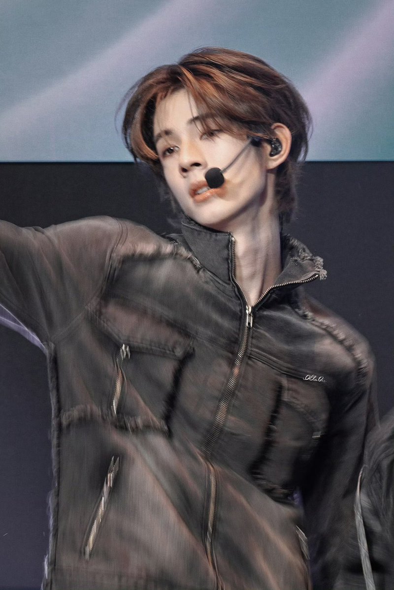 anto ⋆˚꩜。 zb9 tweet media