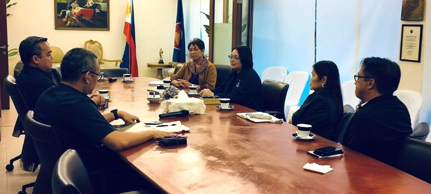 IACAT_PH's tweet image. IACAT Executive Director Hannah Lizette S. Manalili visits the PH Embassy in Kuala Lumpur 🇵🇭🇲🇾 to strengthen protection for Filipino Overseas, especially trafficking victims.

#IACAT #BagongPilipinas #IisangNasyonIisangAksyon