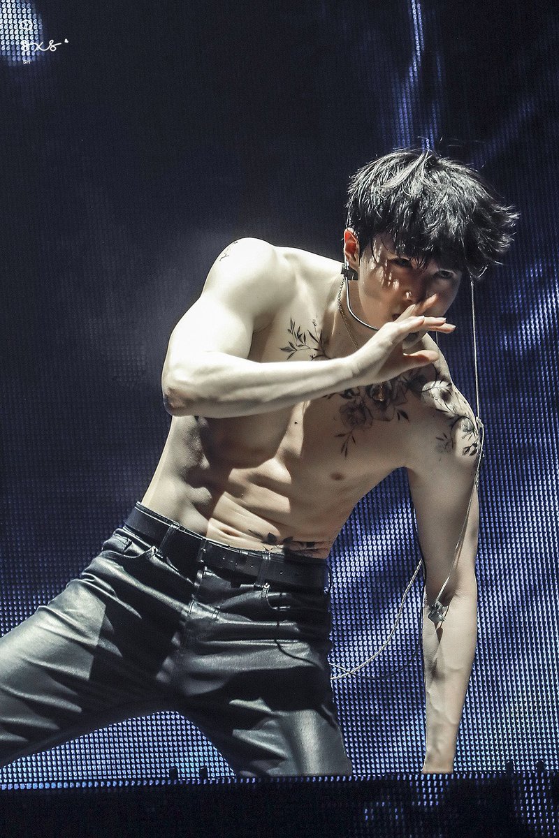 SUHO pixel tweet media