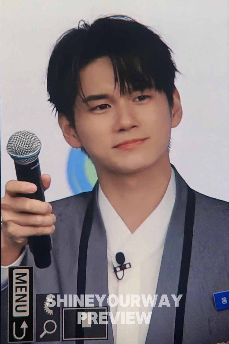 shineurway_ong's tweet image. 260406 워너원 GO opening ceremony
잘생긴 우리 성우~~

#옹성우 #ONGSEONGWU
#WANNAONE