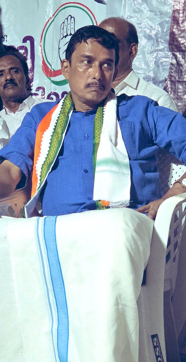 ShashiTharoor's tweet photo. A brief campaign appearance for @incKerala candidate Chandran Thillankeri, contesting in Mattannur constituency. He is a feisty contender in a seat the LDF has held for fifteen years
#ThinkTomorrowVoteUDF https://t.co/4I3kO0iAvz