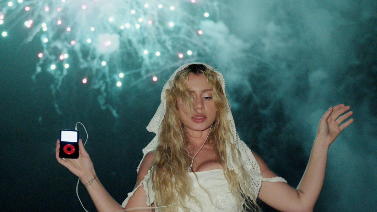 SLAYYYTERZZZ tweet media