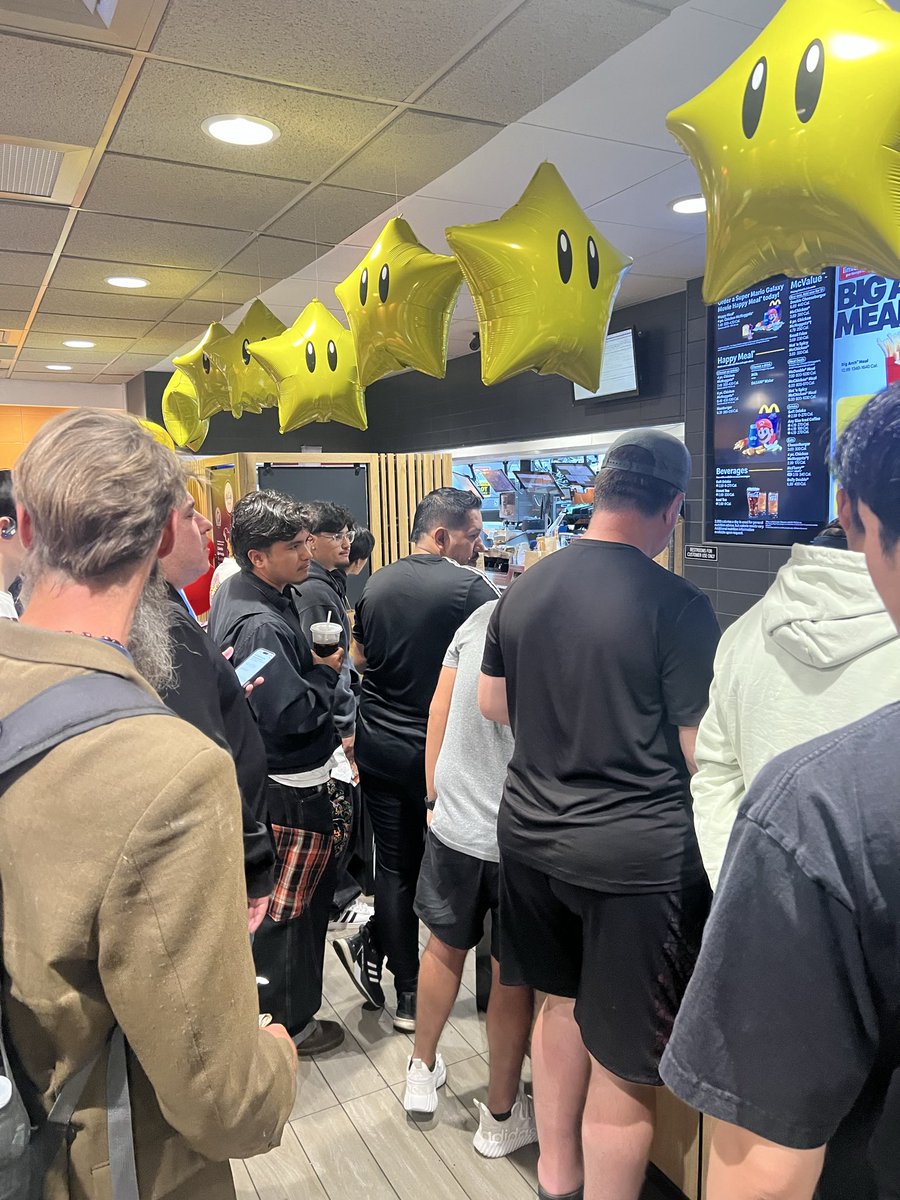 HadSolo's tweet photo. @McDonalds this is insane. We just waited 59 minutes for a Huntrix meal and a cheeseburger. My 6 year old daughter is losing it. What is going on? https://t.co/7OKvjRVlSe