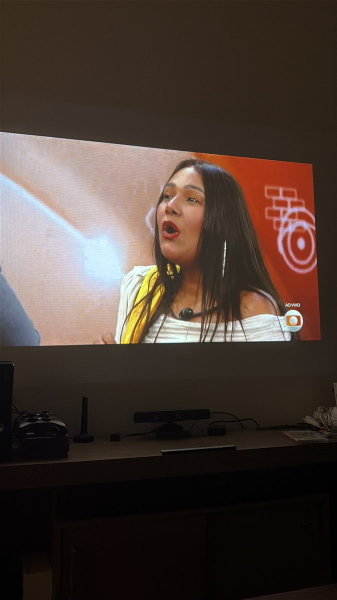 E_dooardo's tweet photo. Gente, eliminaro a @iBlogueirinha . Será que ela vai cantar Zug Zug ni Gshow ou na Maria amanhã? #bbb26 https://t.co/xASpoo9JO6