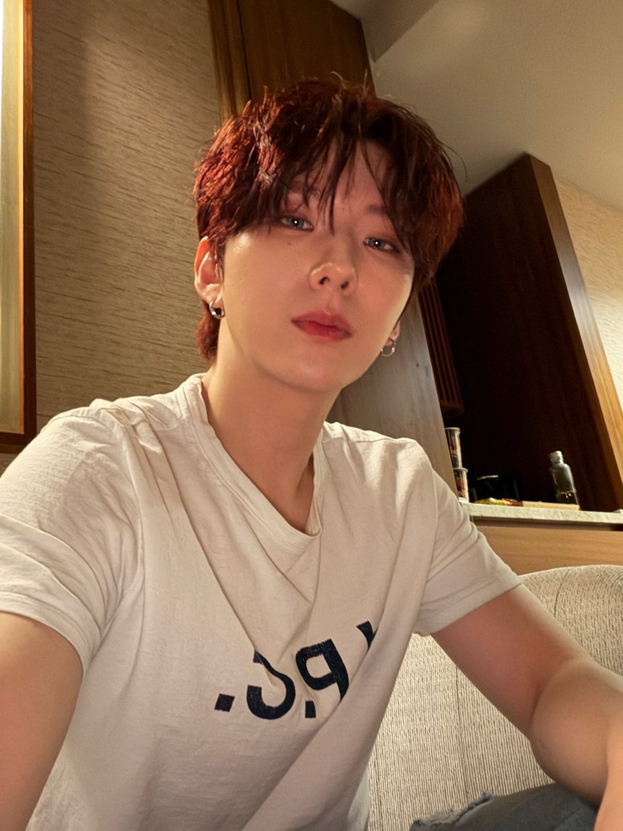 Monchinza's tweet photo. 손가락 두꺼워서 별명이 쌀떡볶이인 남자
가슴이 두툼한 남자
햄왼 쳐해야겠지
아무리 힘들어도 햄왼처하자 https://t.co/xfyX5HVbbC