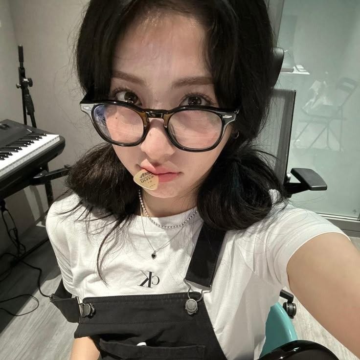 danica 𐙚 tweet media