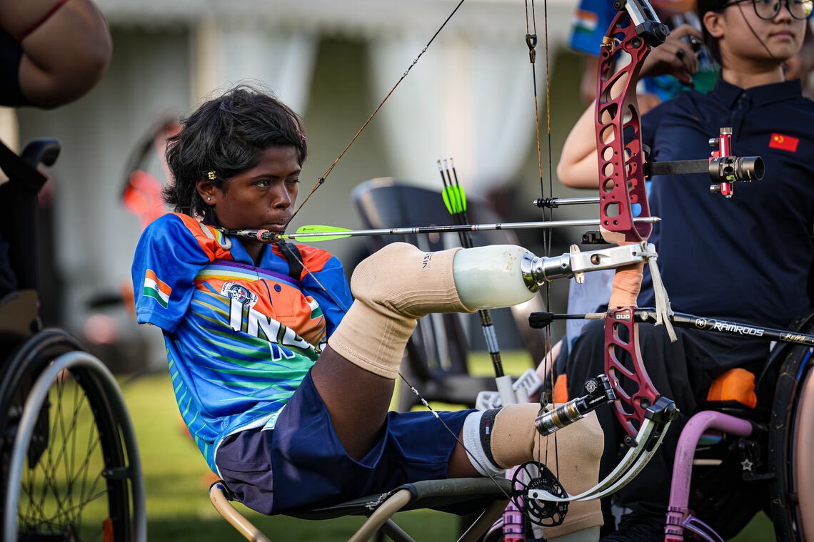<a href="/anandmahindra/">anand mahindra</a> 🙌 We complain about small things… and then there are stories like this that put everything into perspective.

Kudos to these two champions ✨