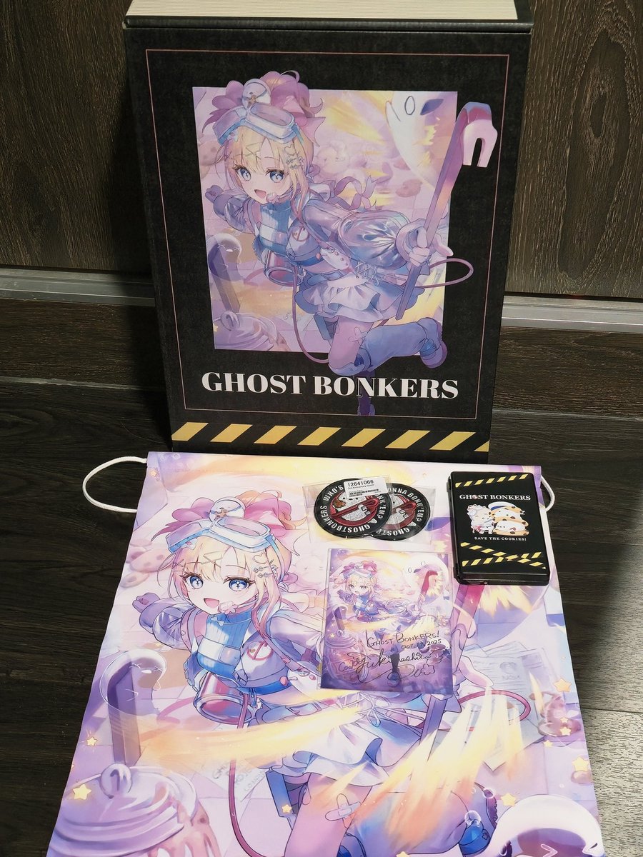Merch has arrived, lets gooooo! Everything is so nice! The box is chef's kiss! Ghost bonkers! 😆#雪乃下ぴお #peonista