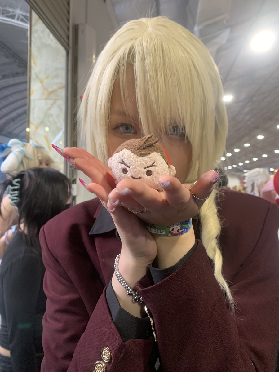 amb3rr//ap0llo tweet media