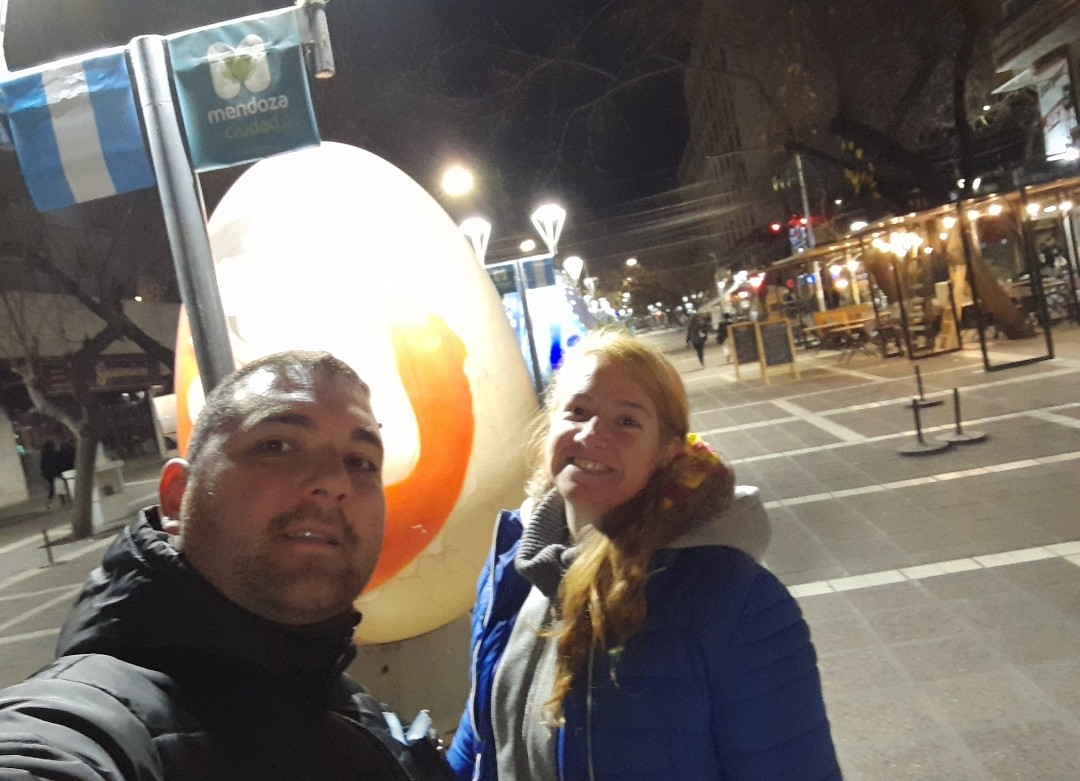 NicolasSoutoN22's tweet photo. Postales de cuando visitamos la querida ciudad de Mendoza, en la provincia homónima, en 2024.

Los huevos gigantes pintados a mano se ubicaban en la peatonal y la Plaza Independencia y ahora están en Planta Uno (Godoy Cruz). Es una tradición ancestral de la comunidad croata. https://t.co/LwL2tFqKs2