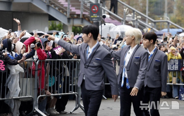 📼 dy¹¹ tweet media