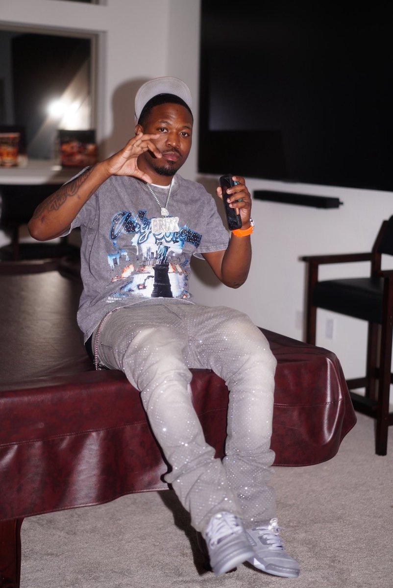 HTXSMASHBRO's tweet photo. All cap aside them niggas ain’t turnt like us https://t.co/G5N7acEHDT