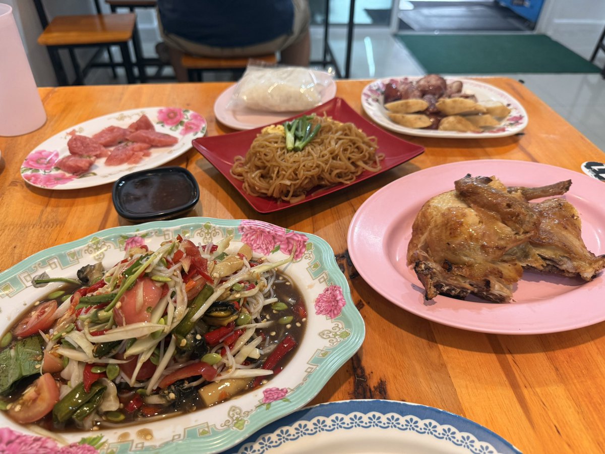 _krisnk's tweet photo. มาไม่ถึงอุดรฯ ถ้าไม่ได้กิน "ส้มตำแว้"! 🥗 ไม่ต้องขับรถหาที่จอดให้เหนื่อย กดสั่งผ่าน Shopee Food ส่งความนัวถึงหน้าบ้าน 

สั่งเลย: https://t.co/PSwRcwW6lS

#ส้มตำแว้ #ส้มตำอุดร #ของดีเมืองอุดร #เที่ยงนี้กินอะไรดี #ShopeeFoodTH #ส้มตำหมากแข้ง #รีวิวอุดร https://t.co/xKxBJZmlt4