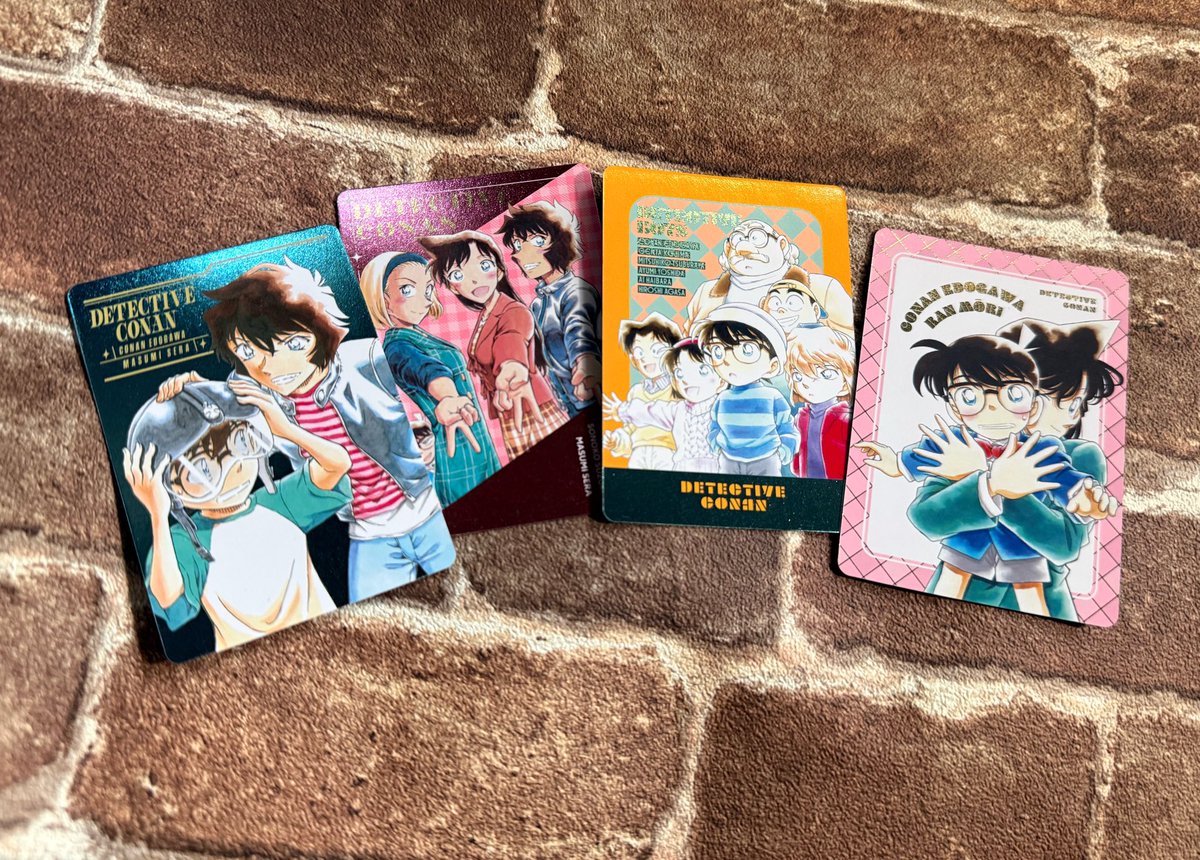 全部で8種類! 本屋さんで「名探偵コナン」コミックスや書籍関連商品を