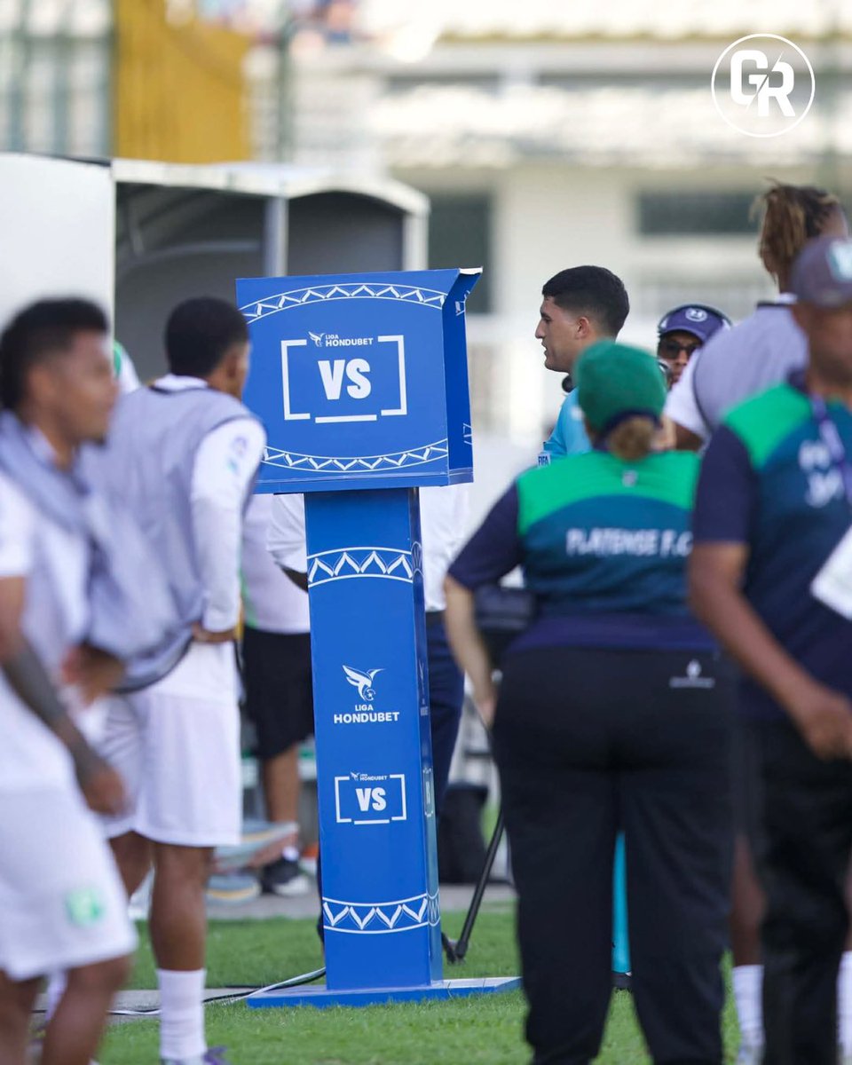 GustavoRocaGOL's tweet image. Al #FVS en Honduras hay que realizarle VARIOS AJUSTES. 📺❎

❌ Todos los cuerpos técnicos piden revisión de jugadas irrisorias.
❌Se pierden muchos minutos en las revisiones.
❌Las tomas no son las adecuadas.
❌Aparte del cuarto árbitro no hay otra ayuda al central.

⚠️Tienen