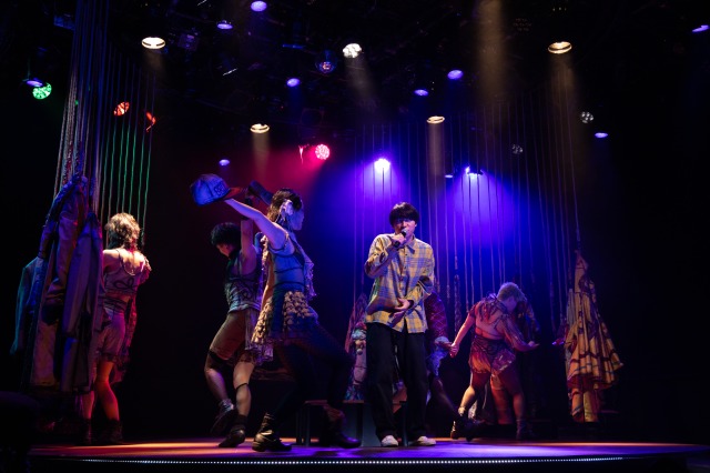 enkick's tweet photo. 小沢道成が「カミングアウト」について描く新作、EPOCH MAN『The Closet Revue』開幕！ | 情報☆キック https://t.co/quvzTEccw1 https://t.co/5qEcXqUBGK