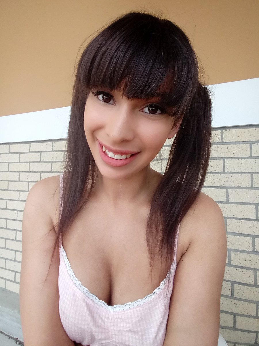 Milah Romanov tweet media