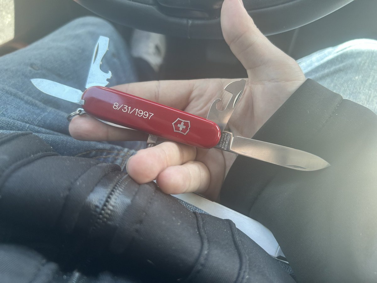 ericnfuhs's tweet photo. On March 19, I picked up this Swiss Army knife I ordered online from my P.O. Box. I lost my first Swiss Army knife, so I bought another one. This one commemorates Princess Diana of Wales. She died in a vehicle accident.

I’ve been a professional driver for almost 2 years now, and I got this knife to remind myself to drive safely, even though I’m already a really safe driver that’s only gotten one moving violation since the start of 2019. Being extra careful with activities like driving a vehicle just makes sense.
#swissarmyknife #princessdianaofwales