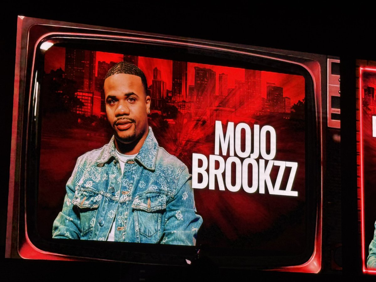 miz_ebonee's tweet photo. Saw my favorite comedian tonight!!!! @mojobrookzz https://t.co/qmxGGaKBLk