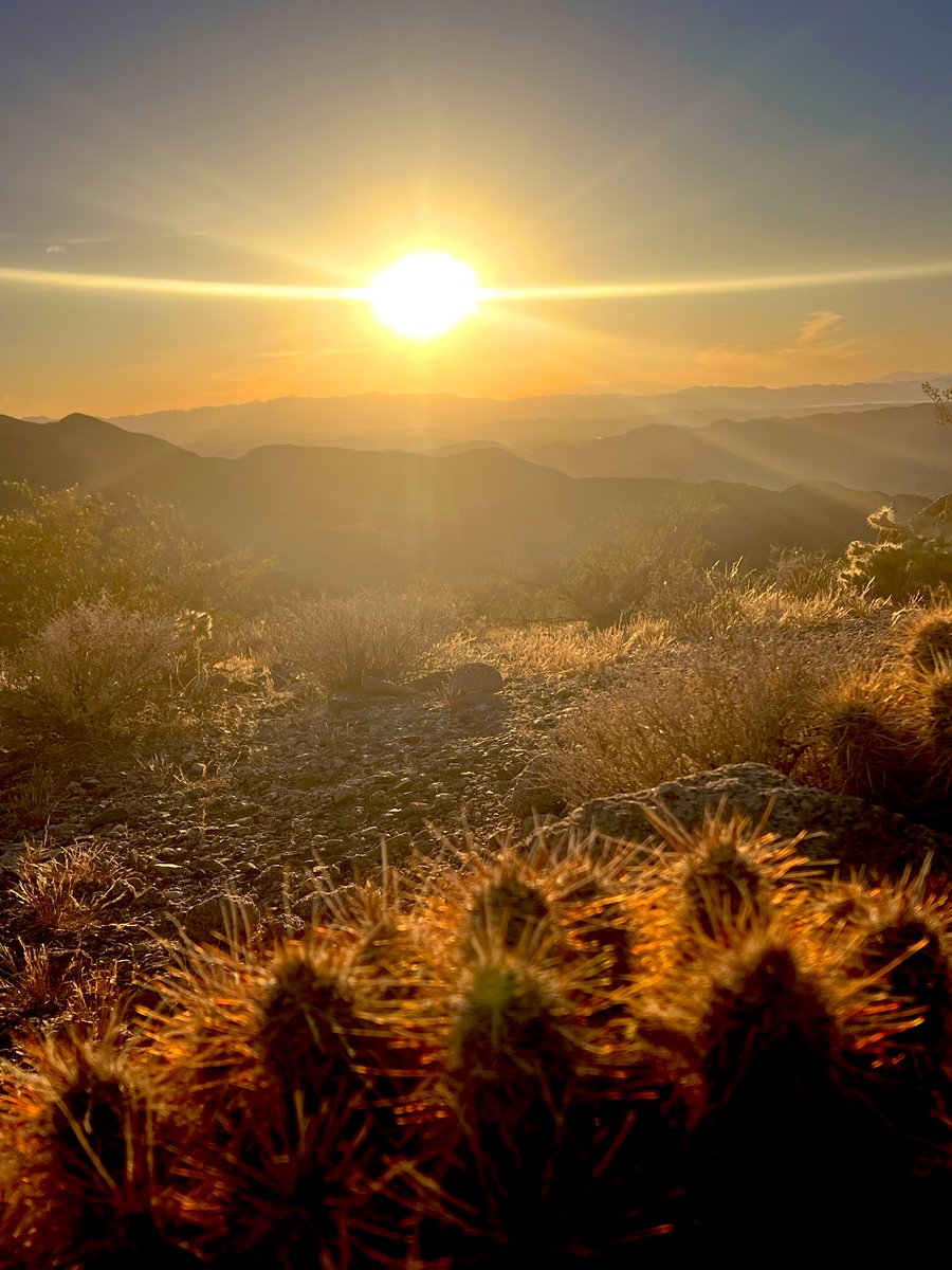 Flawwed1Art's tweet image. Here are the first few shots from my Easter Sunday outing. Taken at one of the many beautiful overlooks nearby. I felt compelled to go snap a few shots and I’m glad I did. Many came out better than expected.

#Karvan #Caravan #StarForge