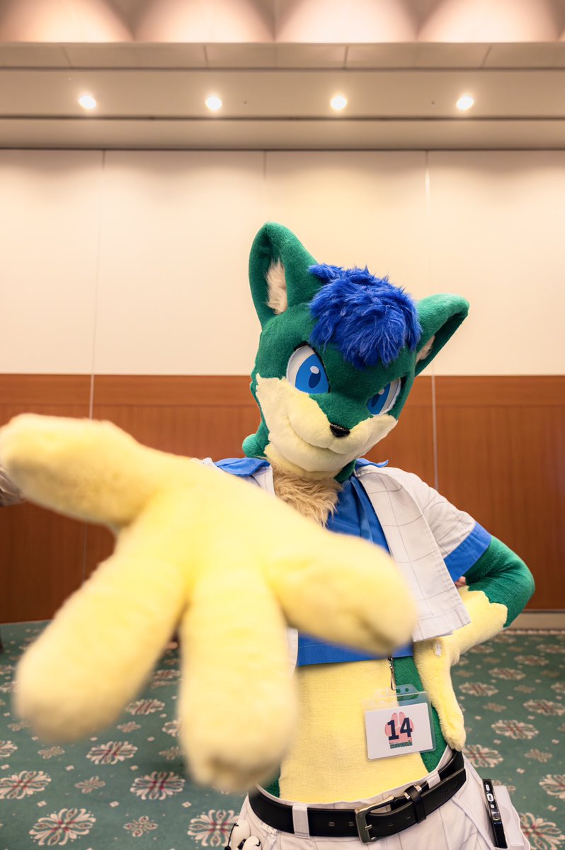 ほら！月曜日だよ！いっしょに頑張ろ！
#ケモノを見て今週も頑張りマンデー #FursuitEveryday #ﾅﾉぴくﾁｬ