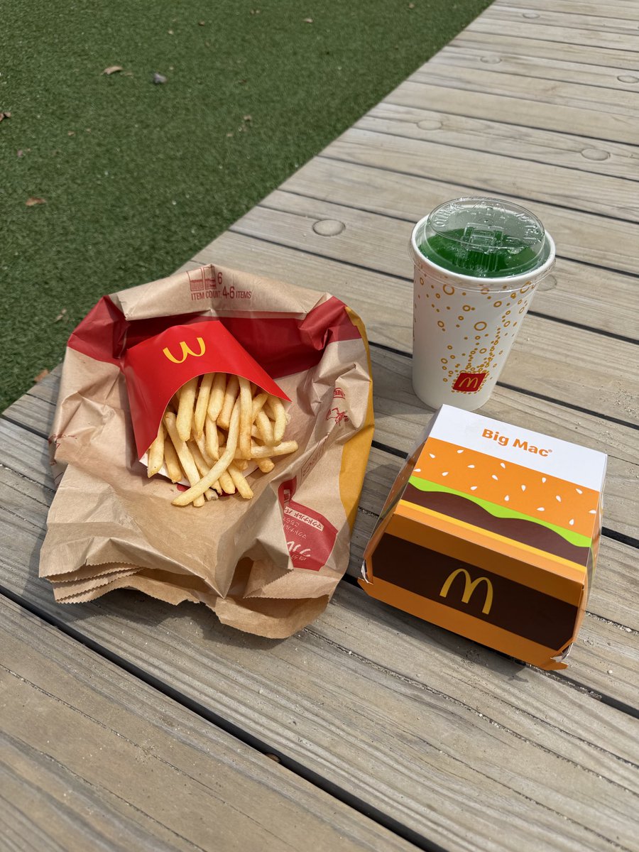 えのき tweet media