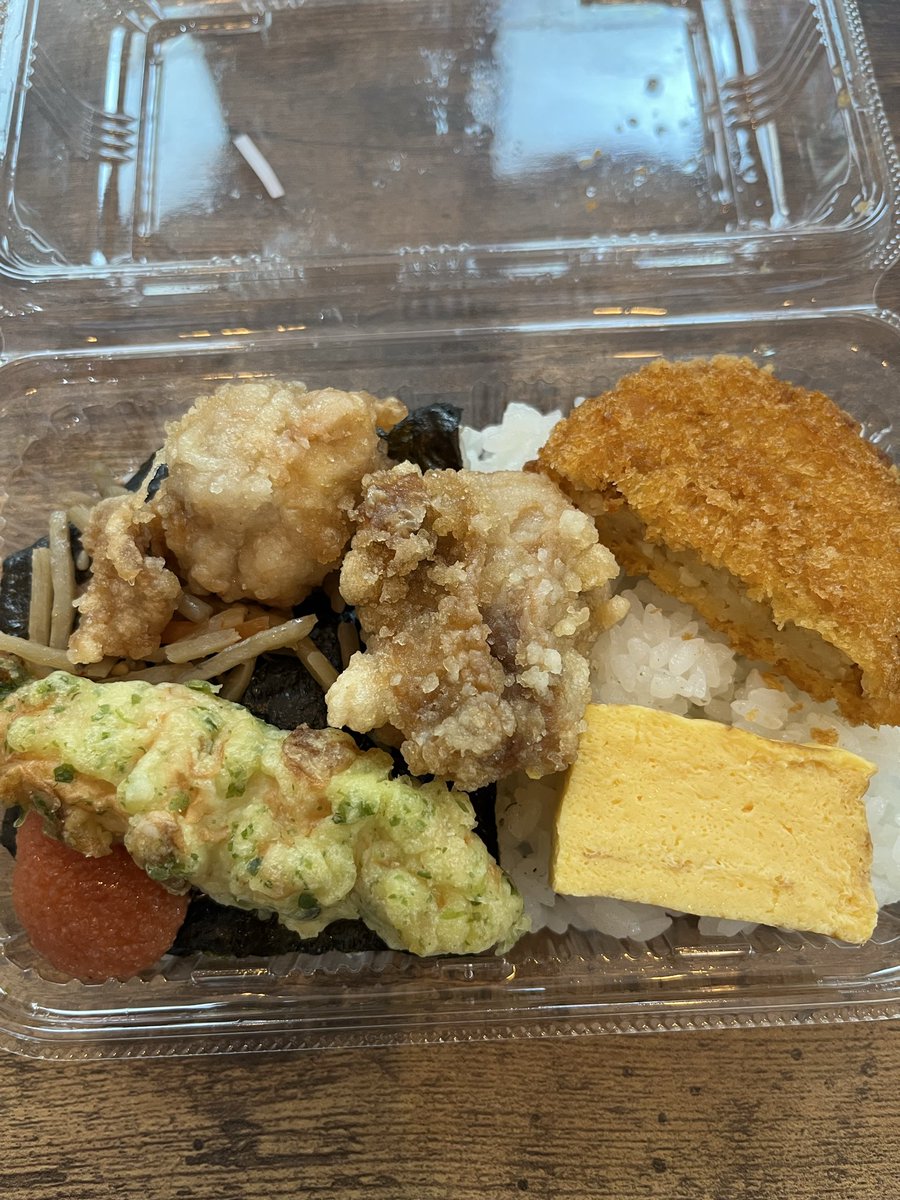 じんの tweet media