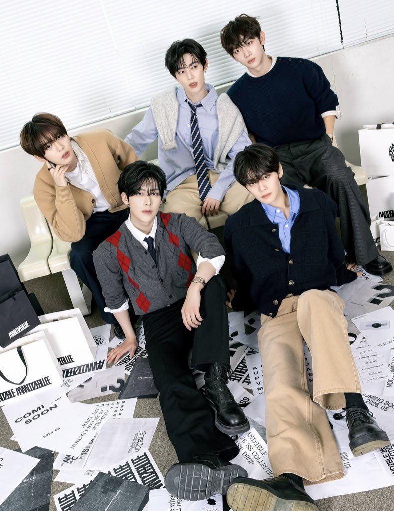 tori 🐬 tweet media