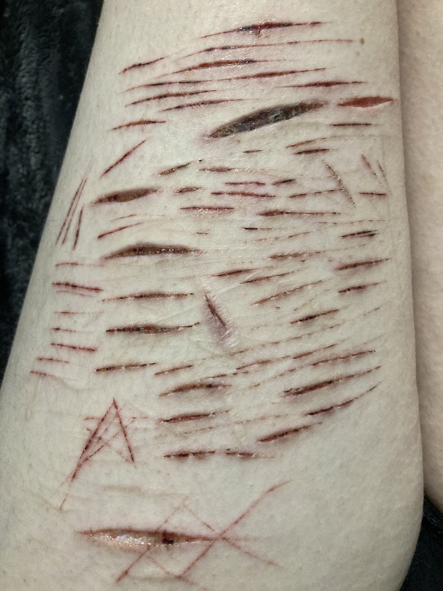 Glam of shtwt 🎸☆⋆｡𖦹°‧★ tweet media