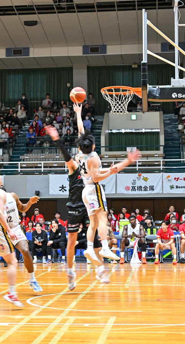 あきま tweet media