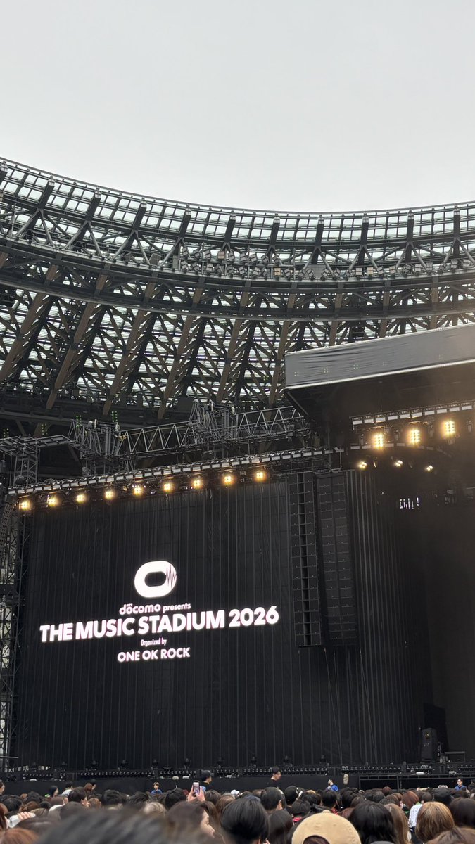 昨日は新国立でONEOKROCKとYOASOBIのライブでした！
イクラちゃんの生で感じる可愛さと歌唱力！
ワンオクはずっと見続けてきてるけど今回は圧倒的感をめちゃくちゃ感じた。

でも人を大切にするところ、おちゃめ要素はいつも通りで楽しかった😆