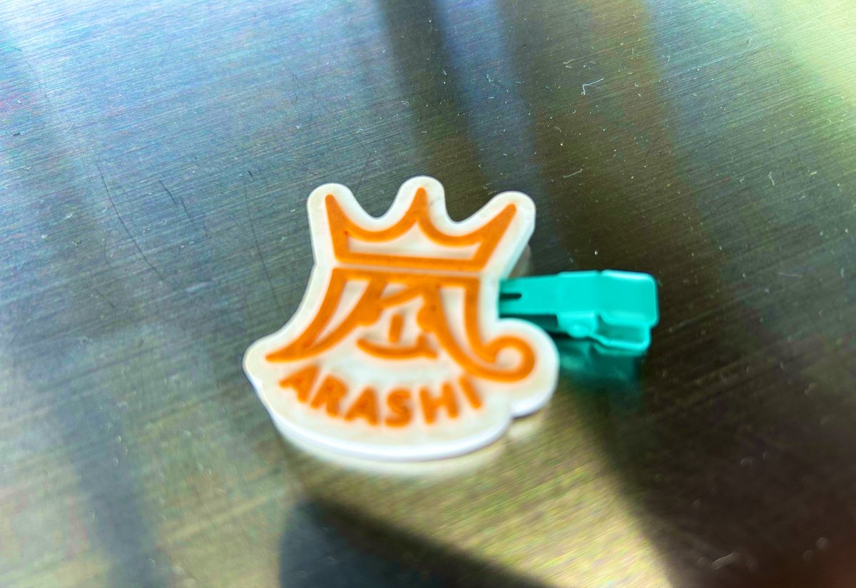 monaaa1103's tweet photo. 名古屋駅JR 7番ホームで拾いJR改札口の駅員さんに届けています
持ち主さんの元に戻れますように
そしてライブも名古屋も楽しんでほしい
#落し物
#嵐 #ARASHI 
#WeareARASHI https://t.co/crGnYeFkk8