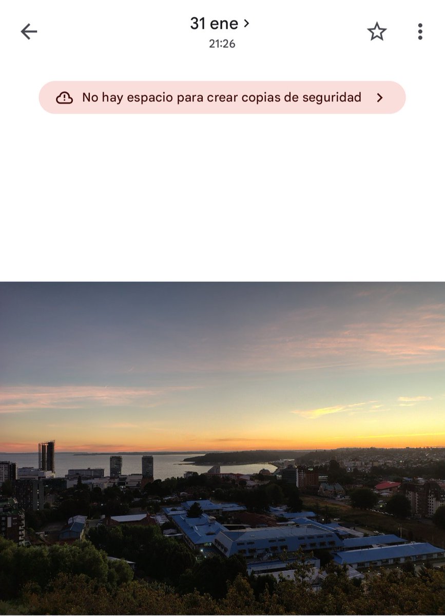 LUZ_IPZ's tweet photo. @KMMEdicamentosa @MondacaQuilpue Para que te quede claro. Esa foto la saqué a las 21:26 pm en Puerto Montt en verano. 

No es tan falso lo que dicen más arriba. 😉 https://t.co/AiDqhCqVzv