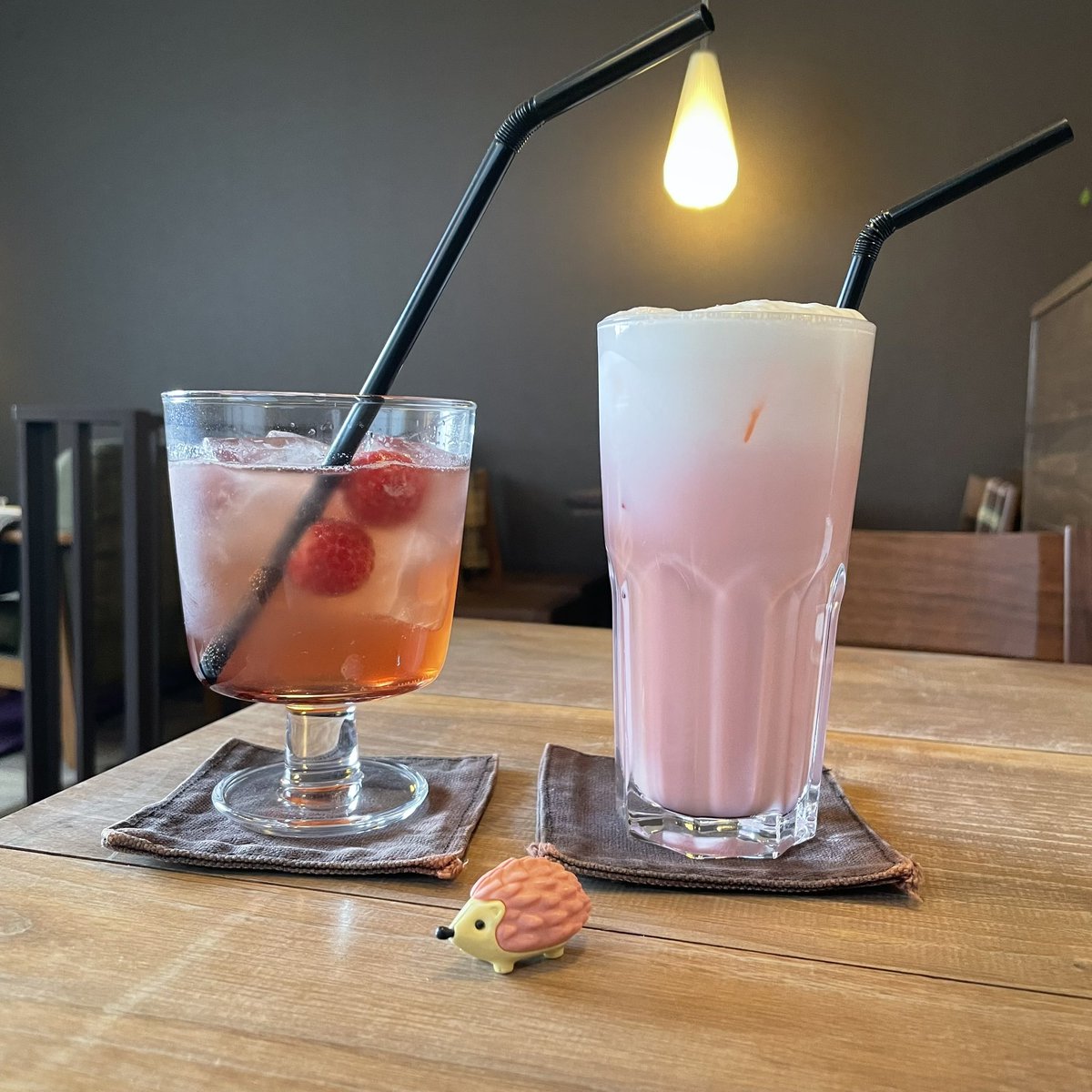 4月6日(月)
ハリネズミ珈琲店
4月は月曜日も営業致します。
甘酸っぱいドリンクご用意しました。
「木イチゴソーダ」
「イチゴミルク」
是非お試しくださいませ。
本日、夜23:00までの営業でございます。
皆様のお越しをお待ちしております。