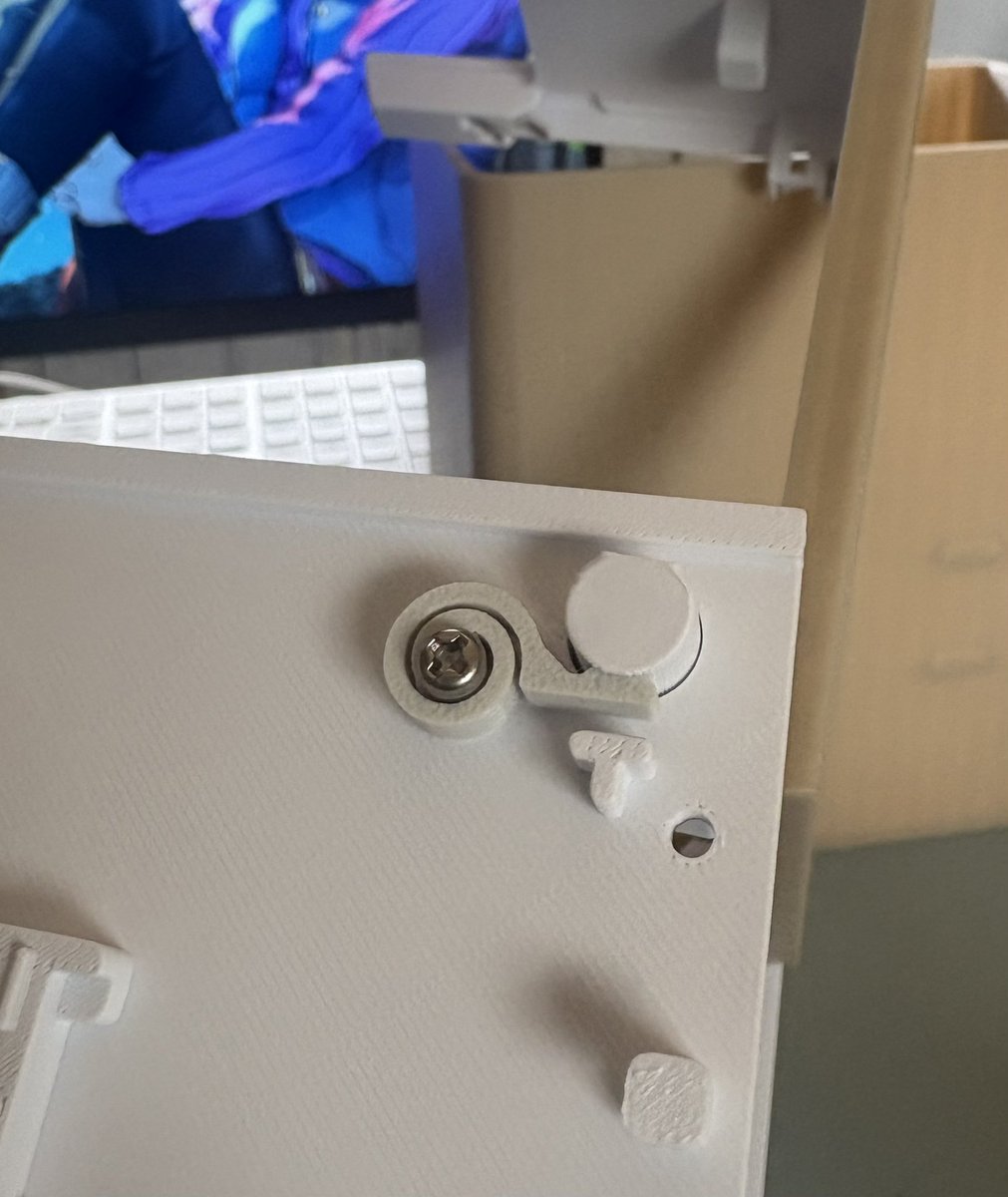 良いアイデアだと思ったのだが…
蓋を支えるには、チカラが弱すぎた…(๑˃̵ᴗ˂̵)